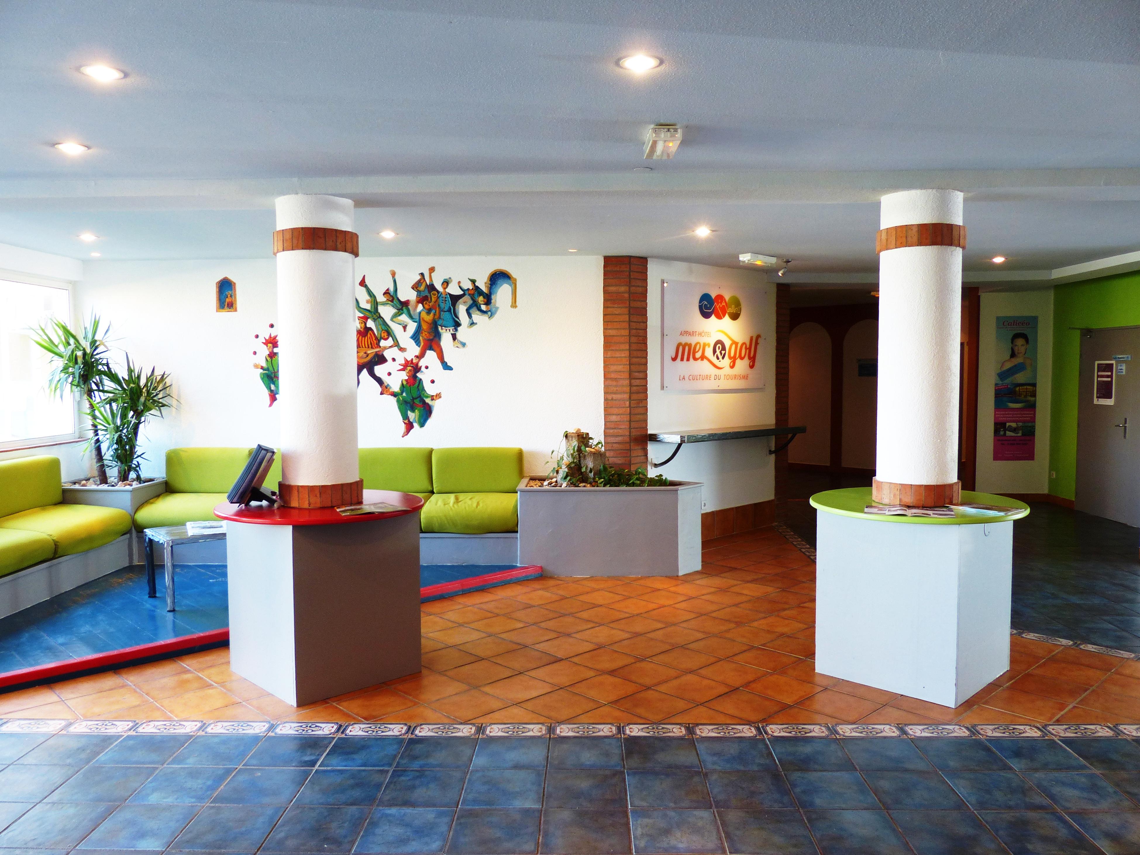 Appart Hotel Mer & Golf Port Argeles Exteriör bild