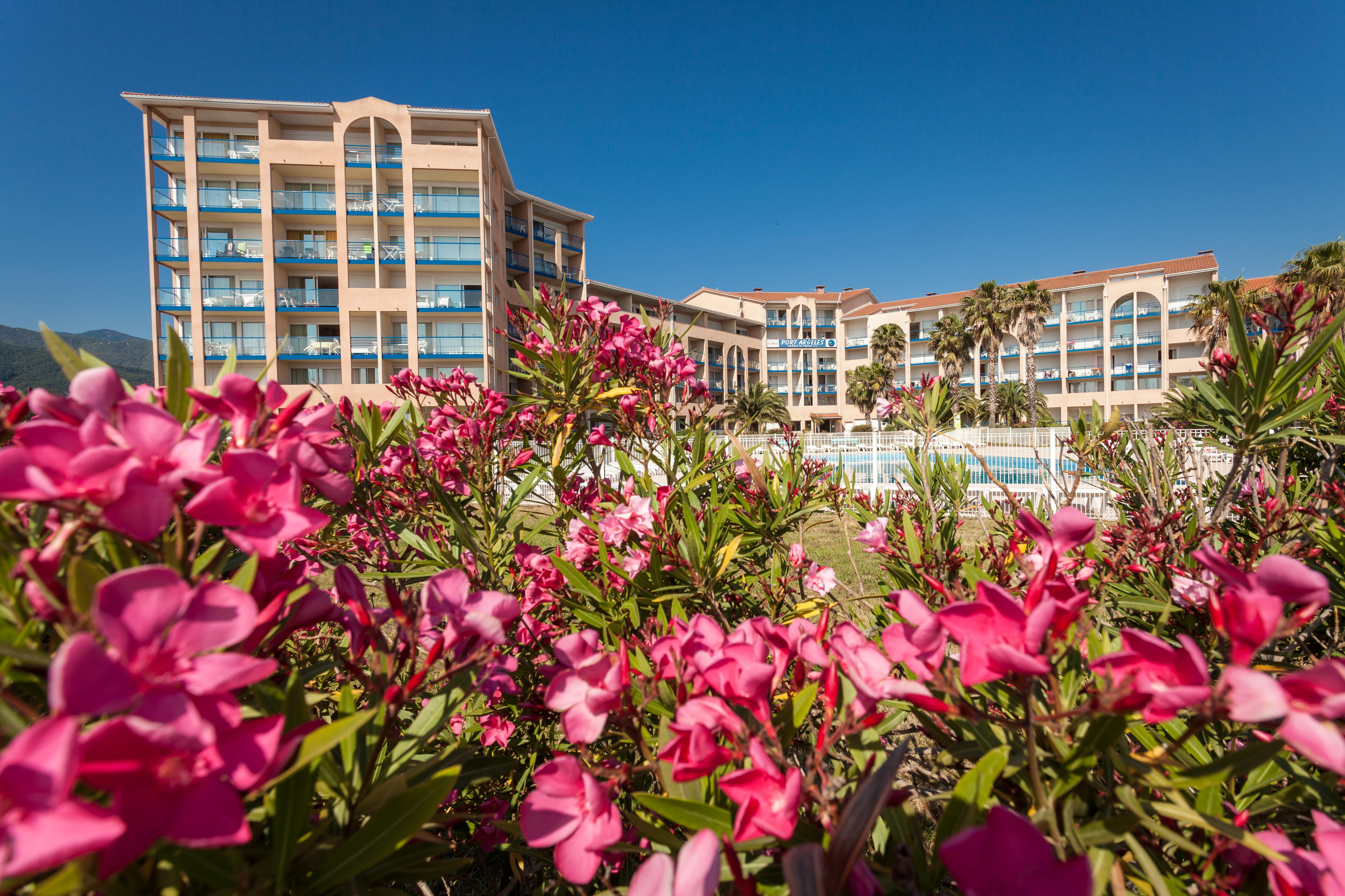 Appart Hotel Mer & Golf Port Argeles Exteriör bild