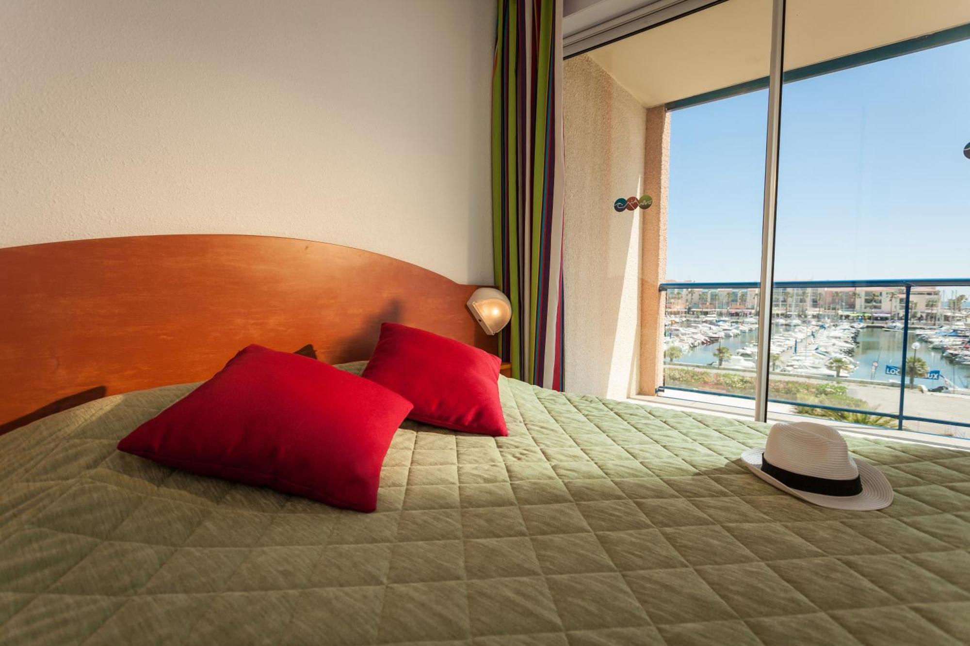 Appart Hotel Mer & Golf Port Argeles Exteriör bild